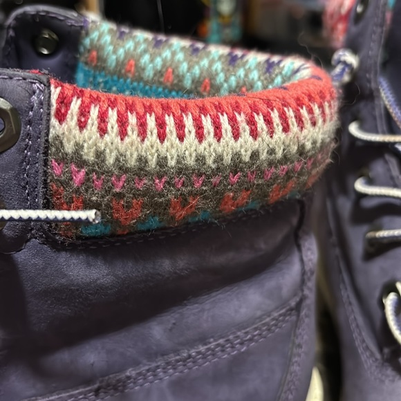 Purple timberlands - Picture 3 of 8